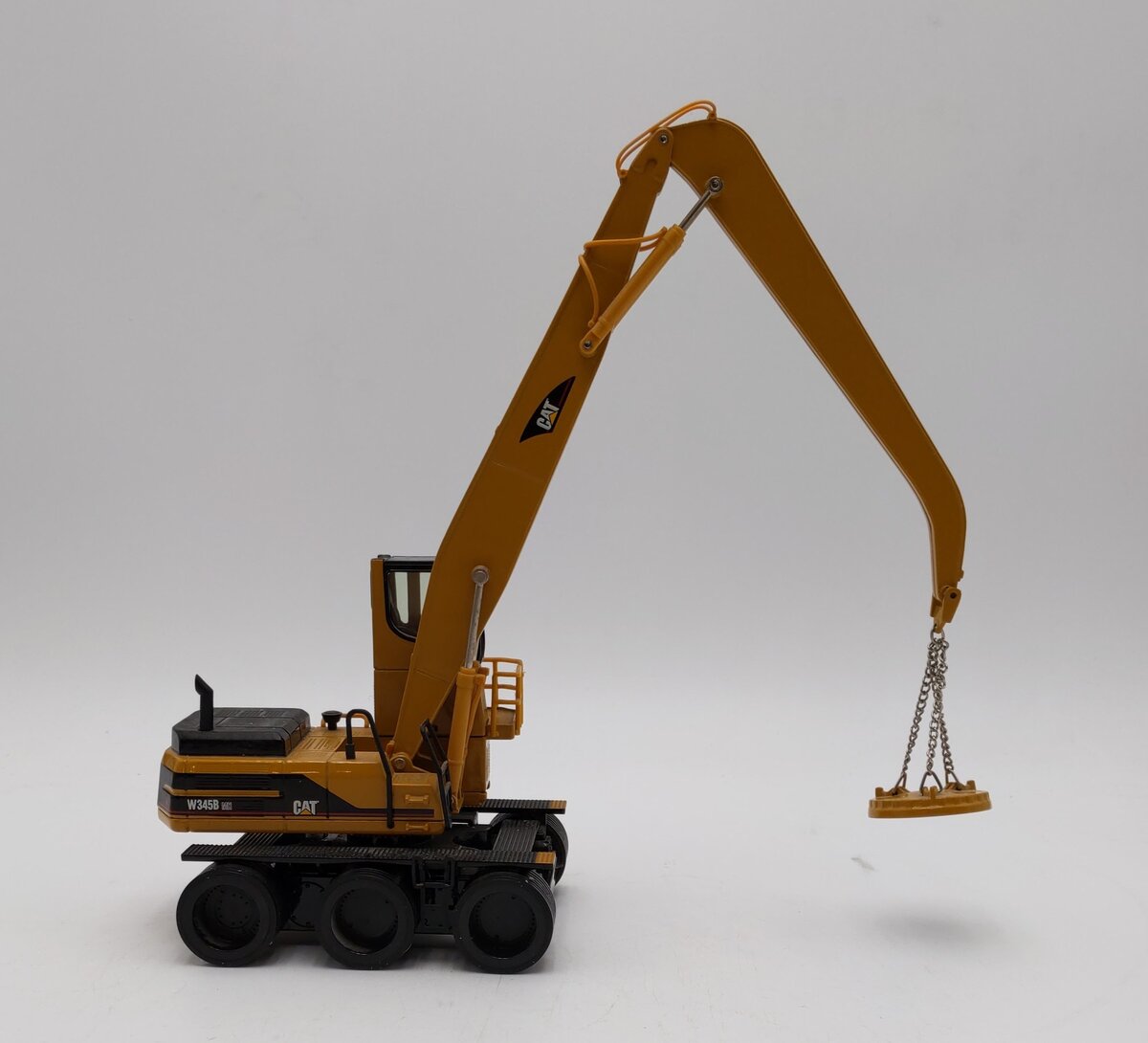 Norscot 1:50 Scale Caterpillar CAT W345B 3 Axle Material Handling Excavator VG