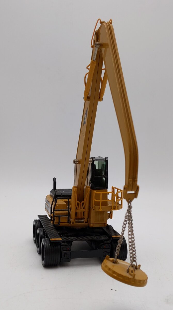 Norscot 1:50 Scale Caterpillar CAT W345B 3 Axle Material Handling Excavator VG