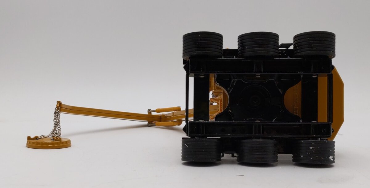 Norscot 1:50 Scale Caterpillar CAT W345B 3 Axle Material Handling Excavator VG