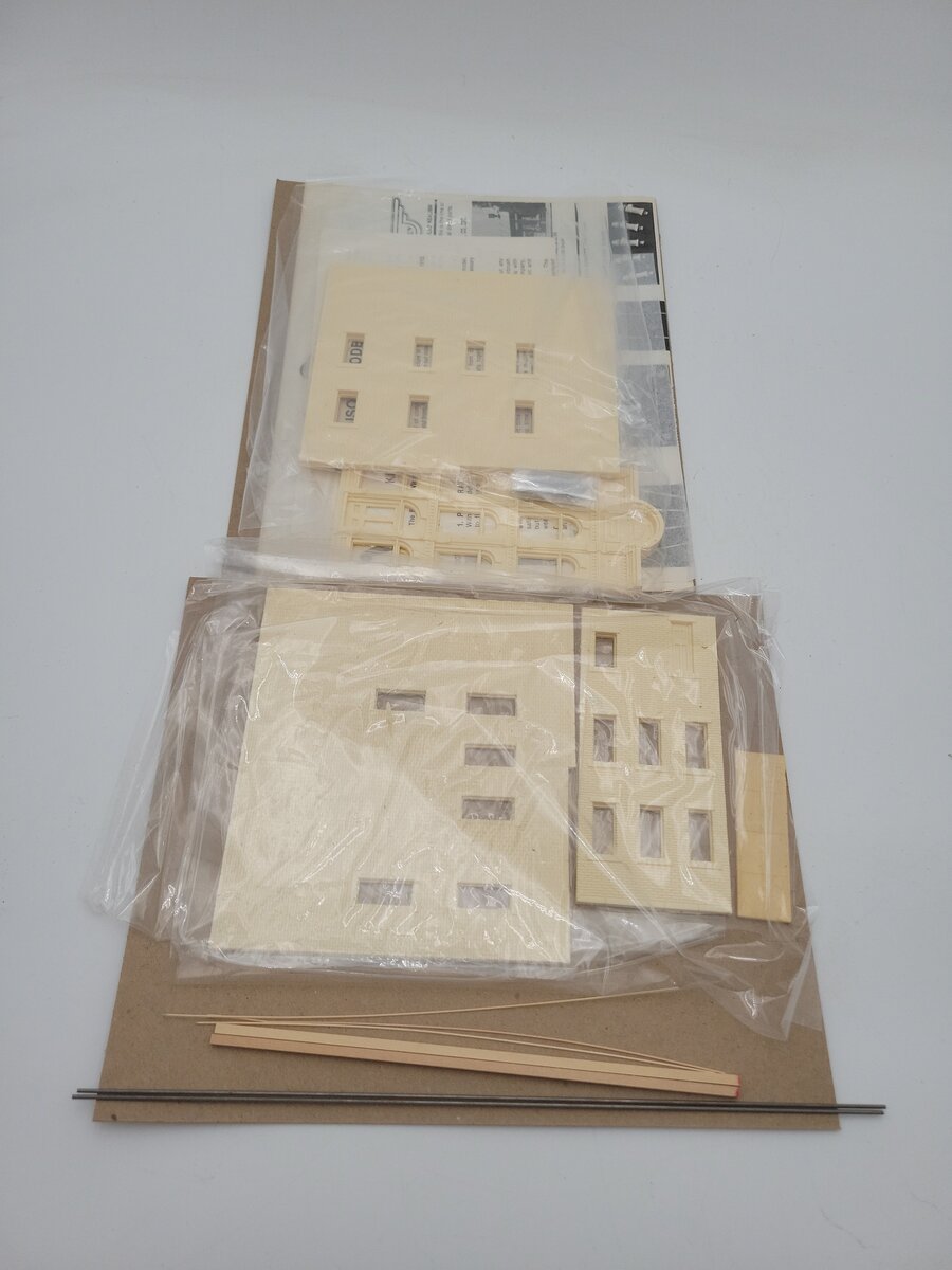 Magnuson Models M507 HO Scale Bank of Victoria Falls Building Kit LN/Box