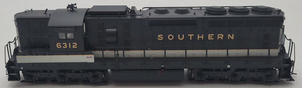 Atlas 7564 HO Scale Southern SD24 Diesel Locomotive #6312 w/ DCC EX
