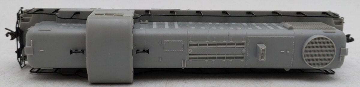 Atlas 8450 HO Scale Undecorated RS-3 Powered Diesel Locomotive EX/Box