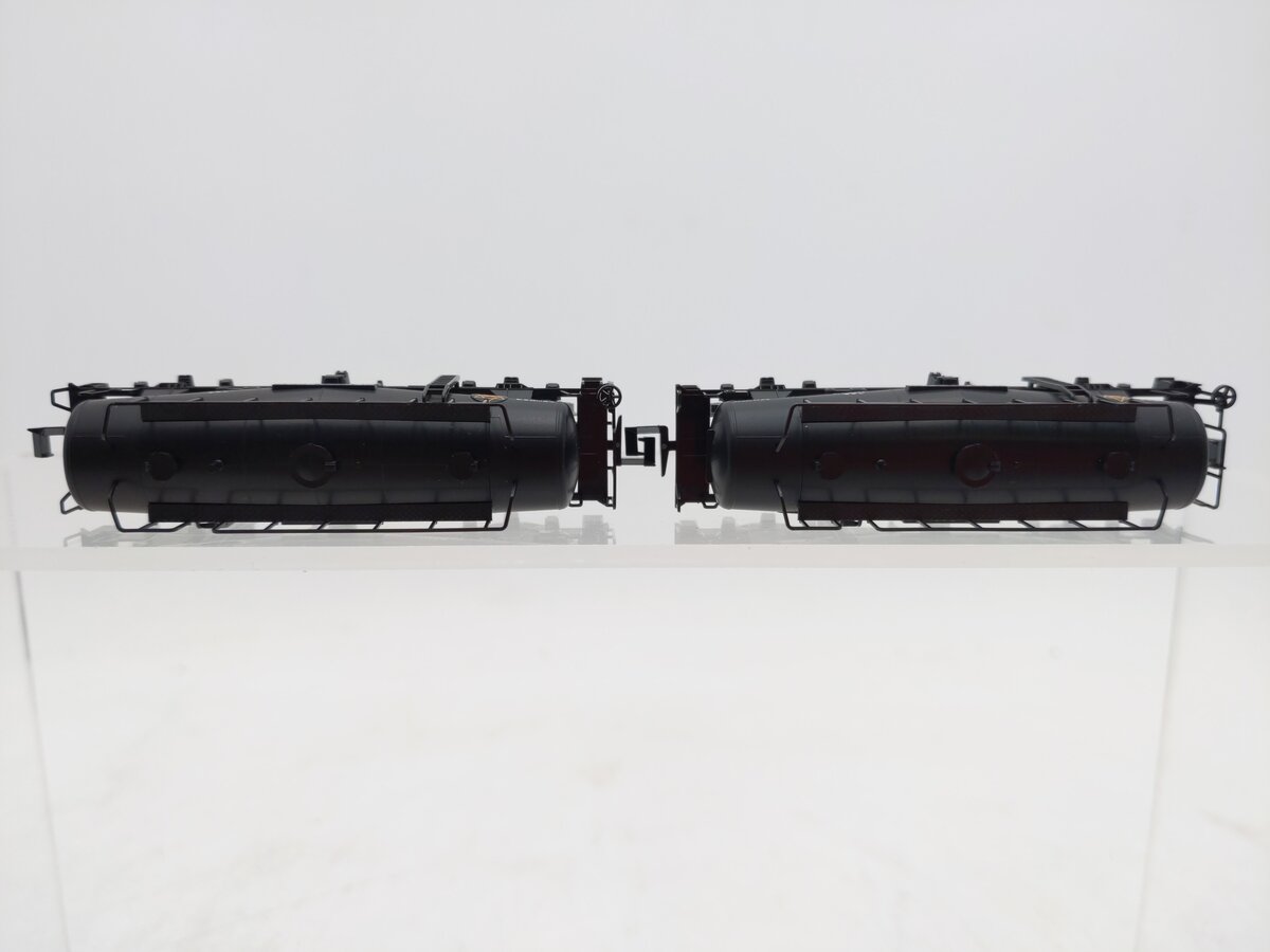 Kato 8067 N Scale TAKI 10600 Myojo Cement Tank Car Set (2 Cars) LN/Box