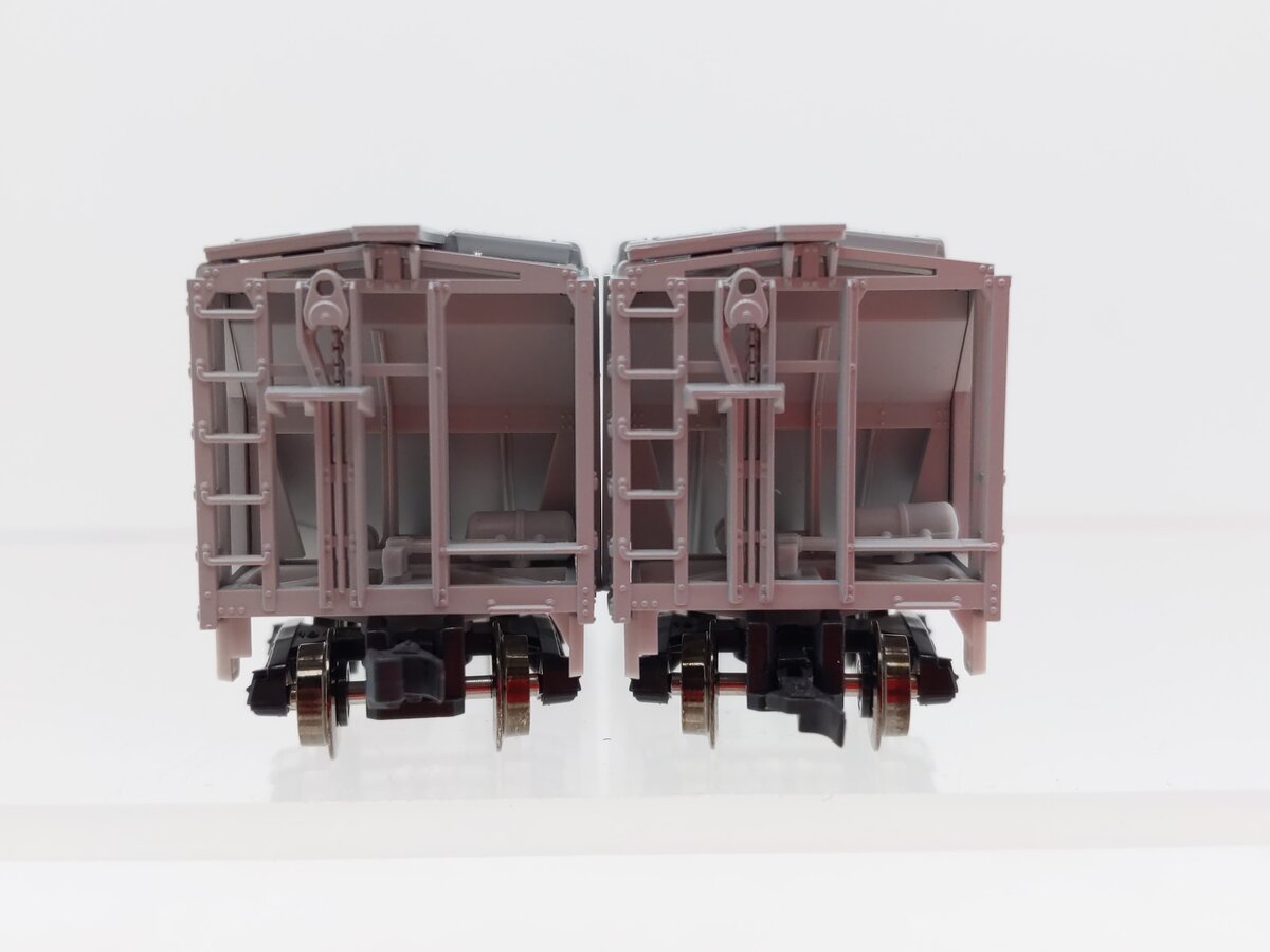 Kato 186-0204 N Scale Milwaukee Road 70' Covered Hopper Set (Set of 2) EX/Box