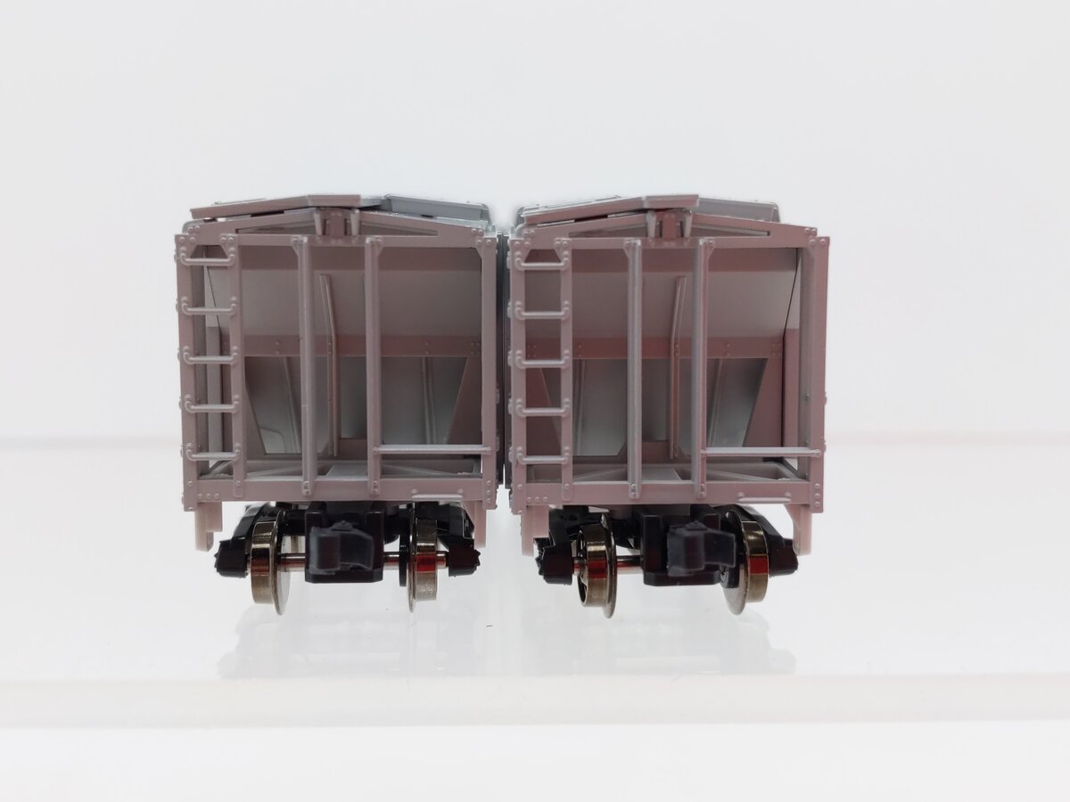 Kato 186-0204 N Scale Milwaukee Road 70' Covered Hopper Set (Set of 2) EX/Box