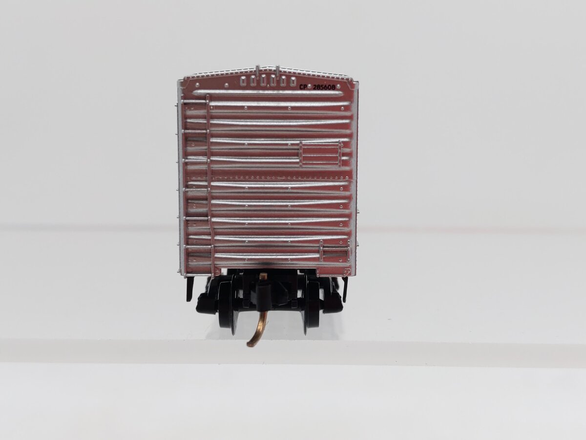 Micro-Trains 74040/1 N Canadian Pacific 40' Standard Plug Door Boxcar #285608 LN/Box