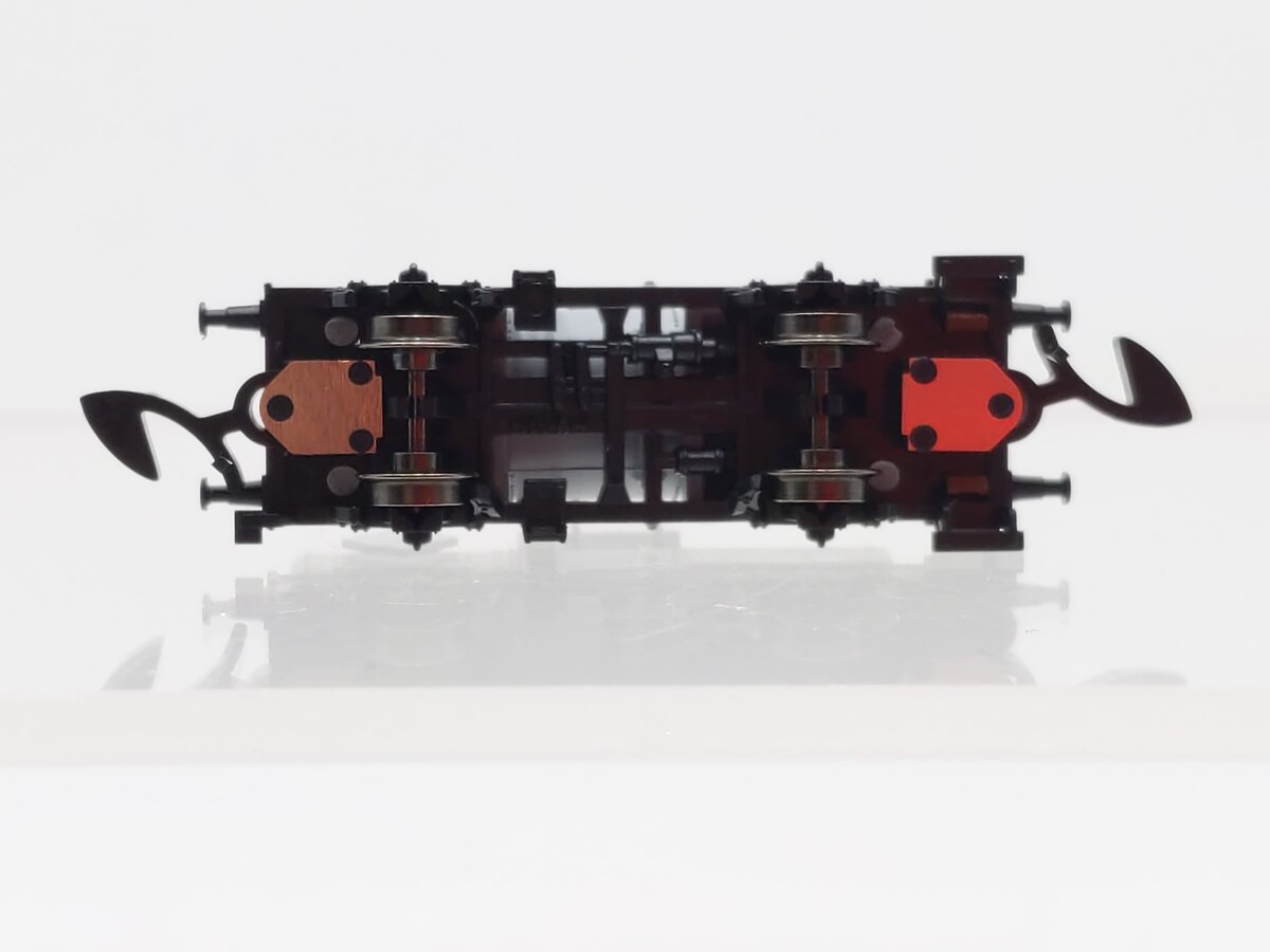Marklin 82304 Z Scale BBV-ARAL 2-Axle Tank Car with Brakeman's Cab