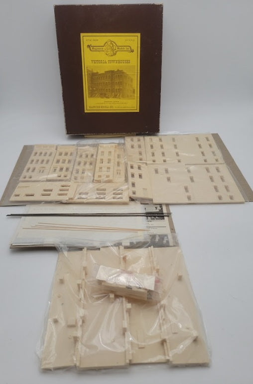 Magnuson Models M506 HO Scale The Victoria Street Townhouses Building Kit EX/Box