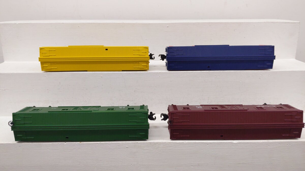 Lionel O Assorted Freight Cars 5728, 5724, 5726, 5733[4] EX/Box