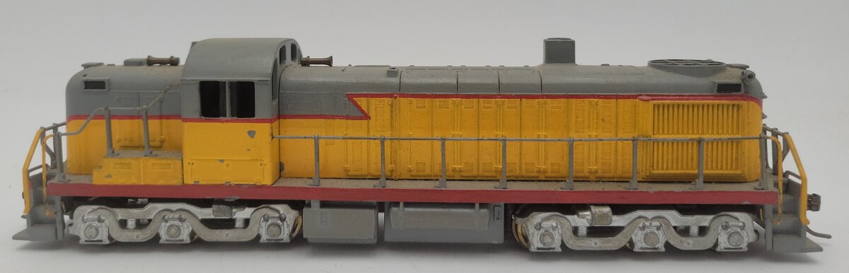 Hobby Town HO Scale Vintage Union Pacific RSC-3 Diesel Locomotive - Custom