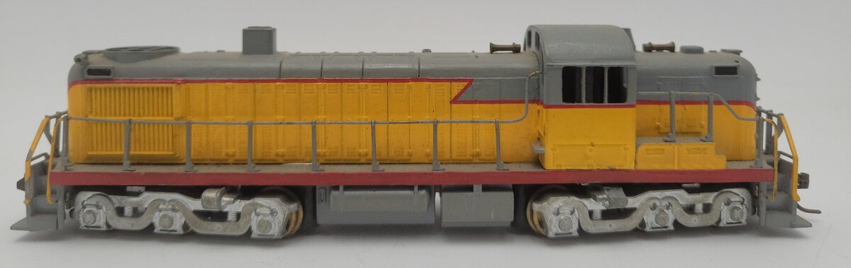 Hobby Town HO Scale Vintage Union Pacific RSC-3 Diesel Locomotive - Custom
