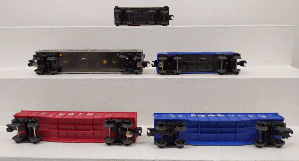Lionel O Gauge Assorted Freight Cars: #6206, #9035, #9060, #9132, #9136 [5]