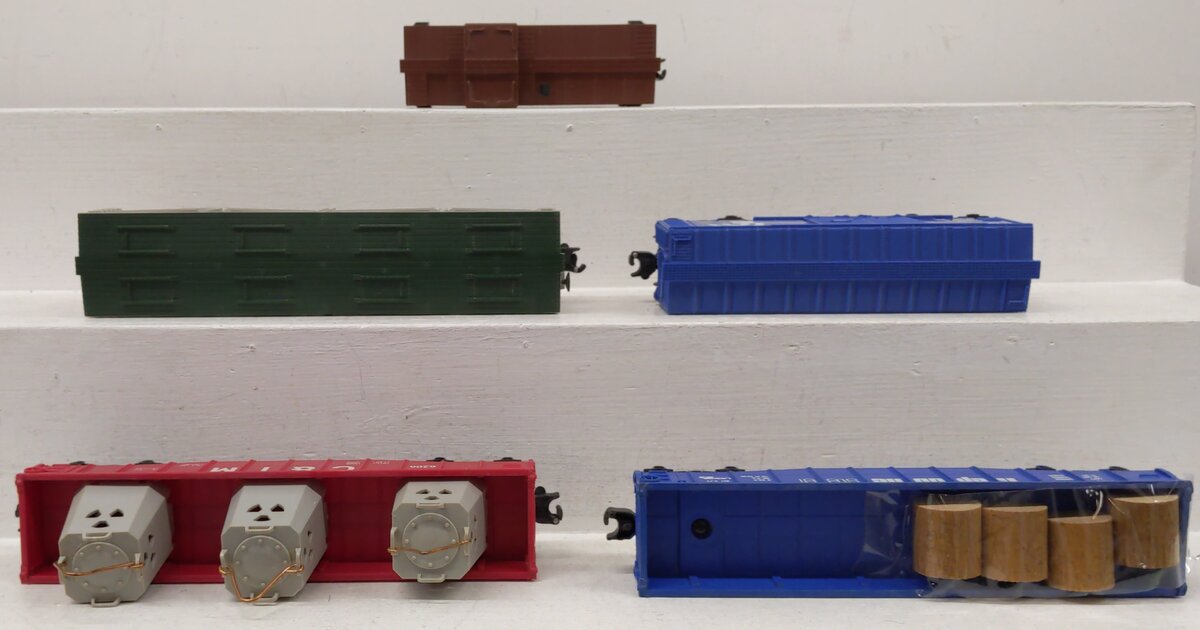 Lionel O Gauge Assorted Freight Cars: #6206, #9035, #9060, #9132, #9136 [5]