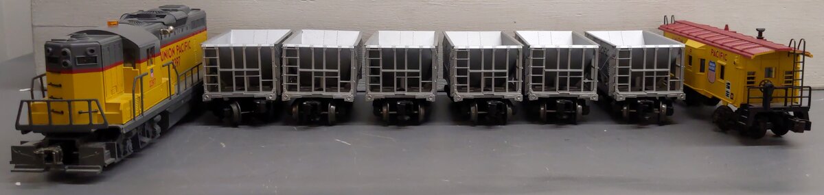 Lionel 6-11837 O Gauge Union Pacific GP9 Diesel Train Set EX/Box