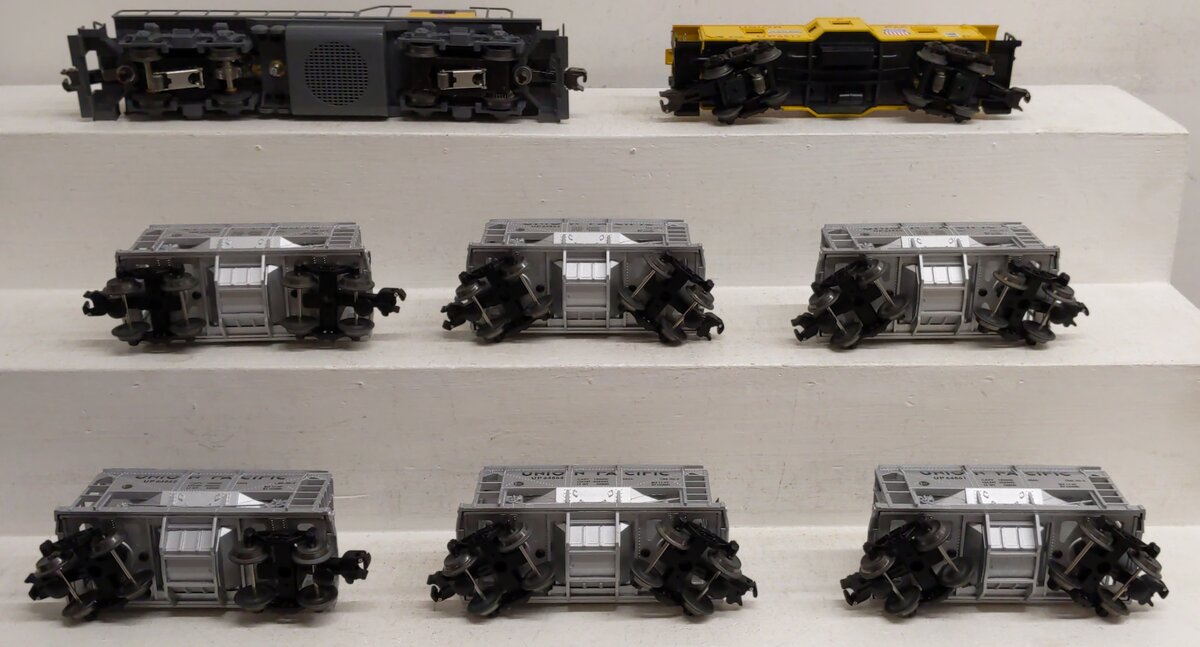 Lionel 6-11837 O Gauge Union Pacific GP9 Diesel Train Set EX/Box