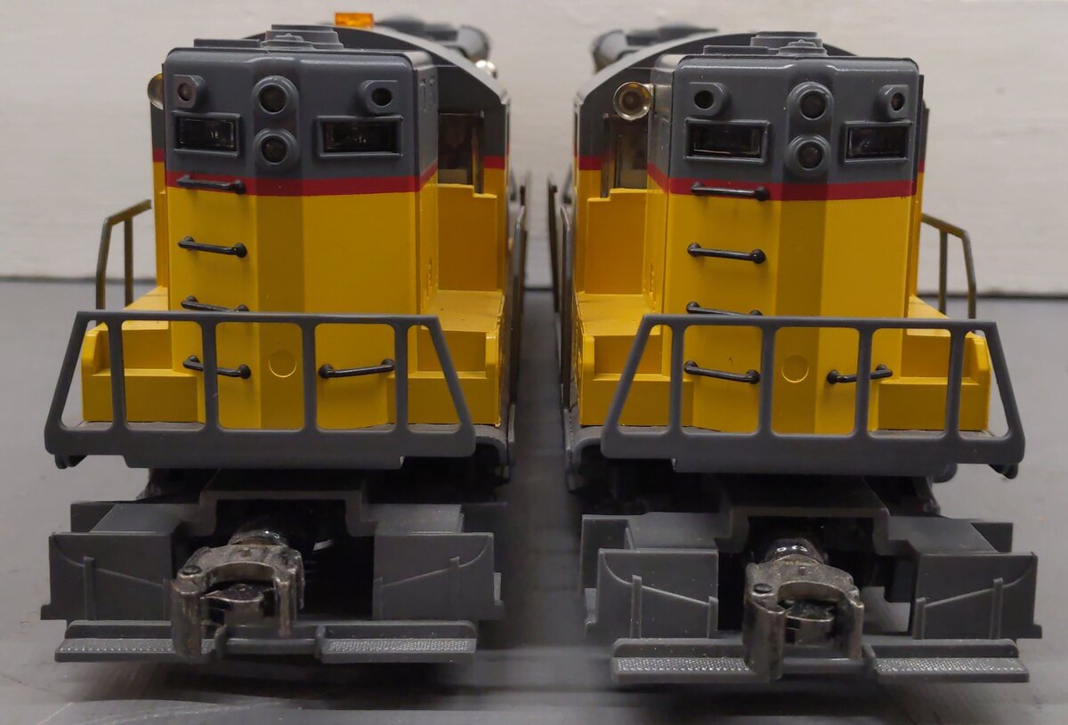 Lionel 6-11956 O Union Pacific GP-9 Diesel Locomotive Lash Up Set #2380/2381 EX/Box