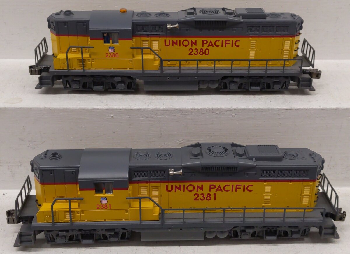 Lionel 6-11956 O Union Pacific GP-9 Diesel Locomotive Lash Up Set #2380/2381 EX/Box