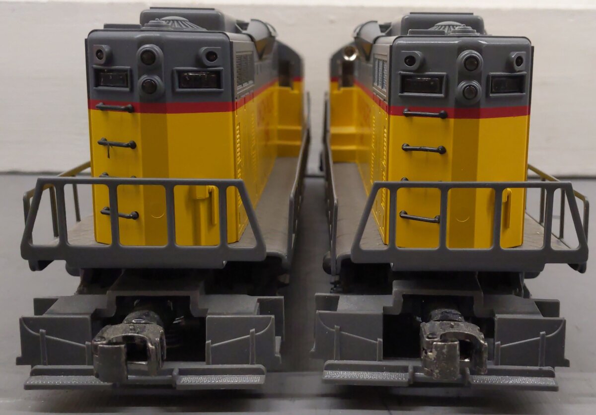 Lionel 6-11956 O Union Pacific GP-9 Diesel Locomotive Lash Up Set #2380/2381 EX/Box