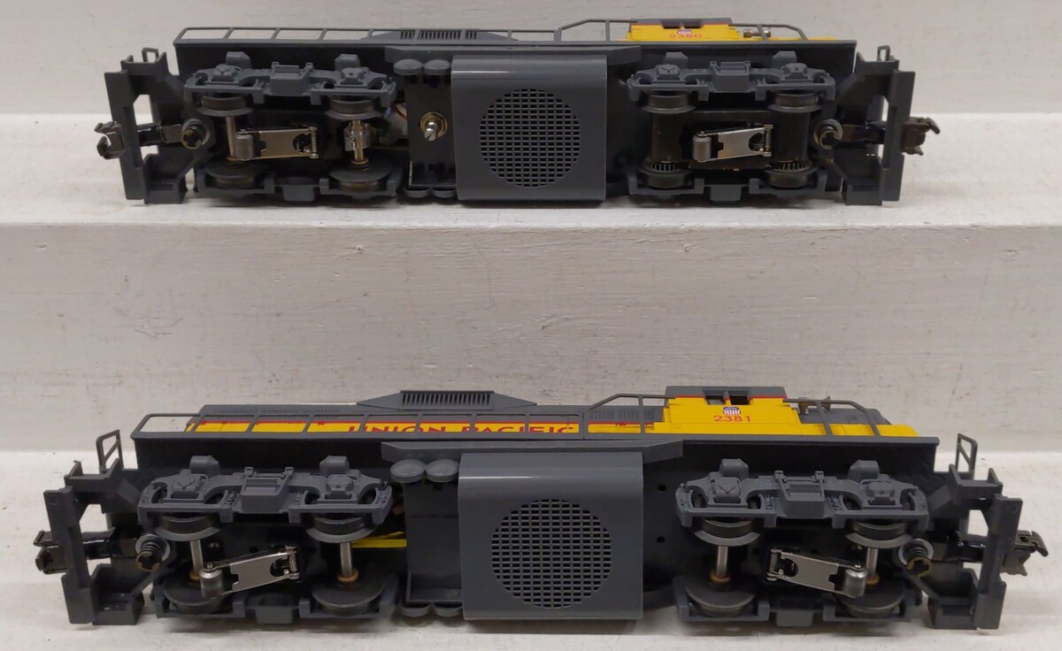 Lionel 6-11956 O Union Pacific GP-9 Diesel Locomotive Lash Up Set #2380/2381 EX/Box