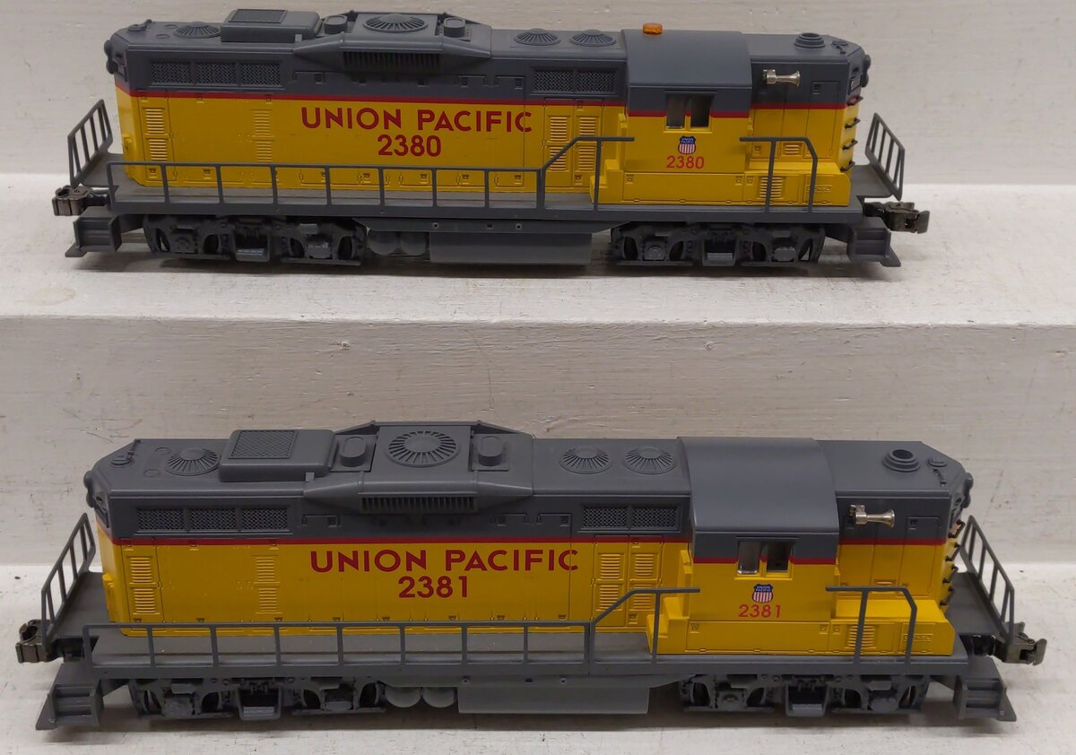 Lionel 6-11956 O Union Pacific GP-9 Diesel Locomotive Lash Up Set #2380/2381 EX/Box