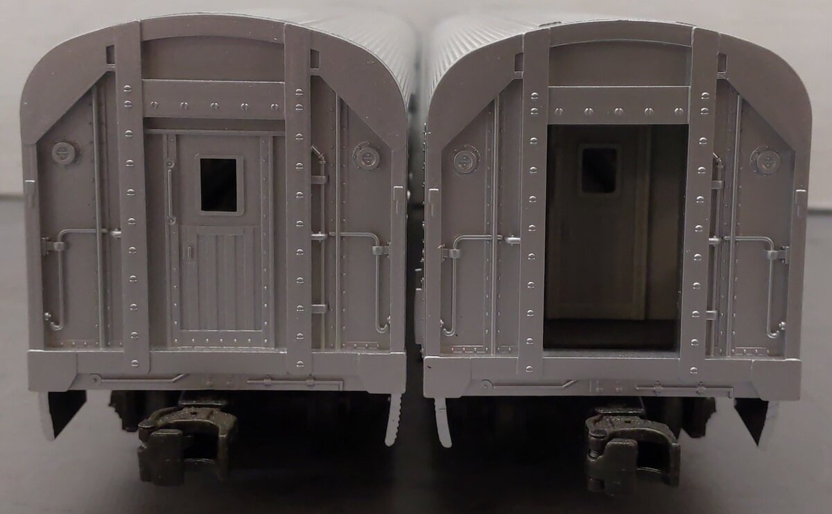MTH 20-6115 O UP 60' Sleeper/Diner Aluminum Passenger Car Set (Set of 2) EX/Box