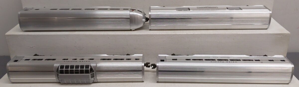 MTH 20-6015 O Union Pacific 60' Aluminum Passenger Car Set (Set of 4) EX/Box