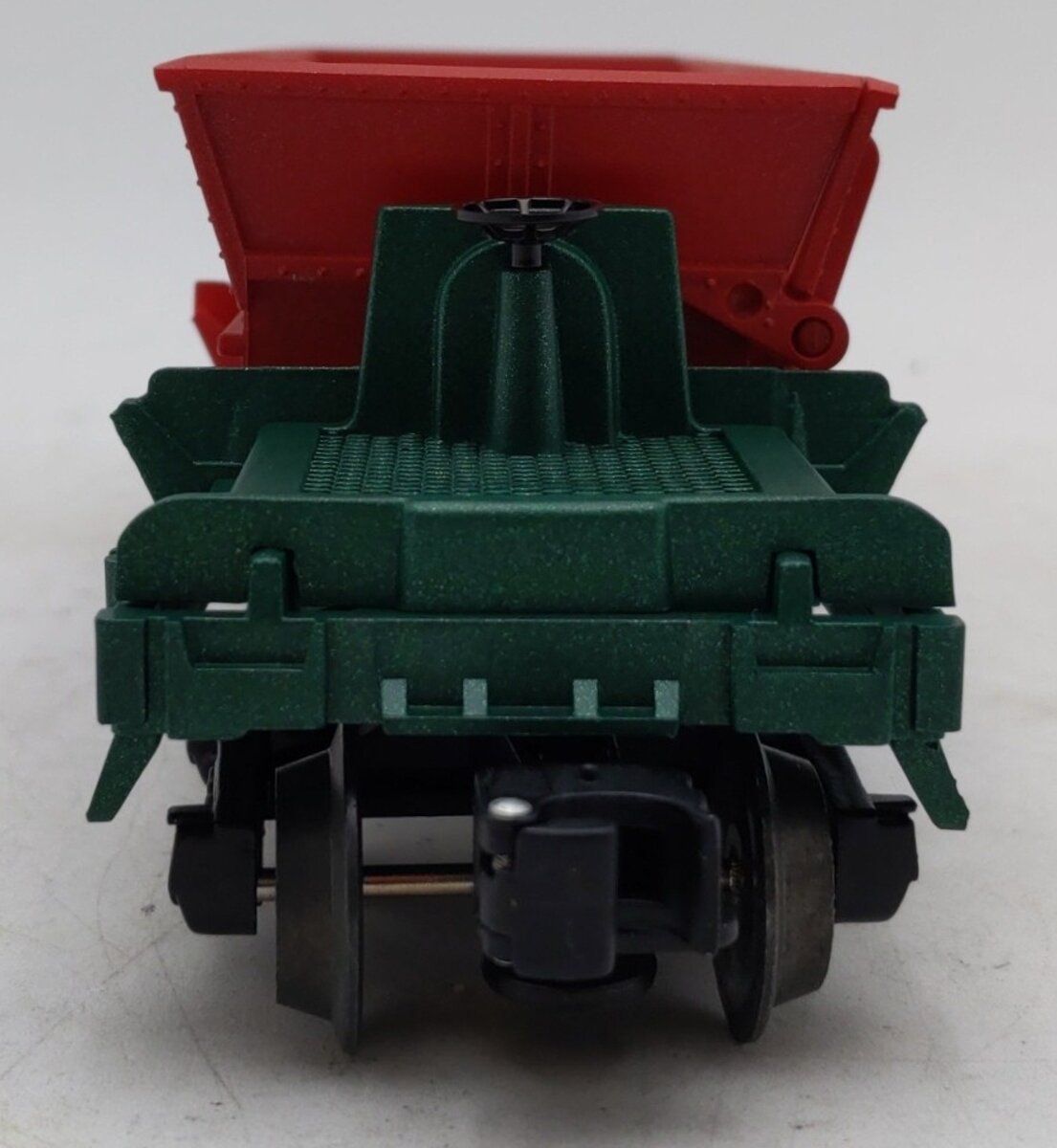 Lionel 6-26753 Operating Christmas Dump Car with Presents EX/Box