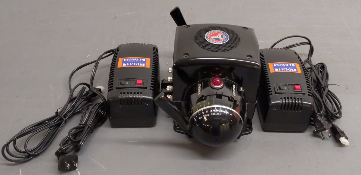 Lionel 6-32930 ZW Multi-Watt Transformer with Two 180 Watt Transformers EX/Box
