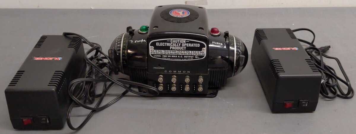 Lionel 6-22982 O ZW Postwar Celebration Series Controller & 2 Transformers Set EX/Box