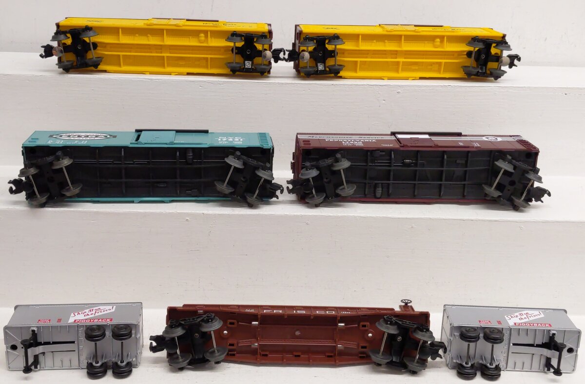 Lionel O Gauge Assorted Freight Cars 6-17220, 6-16926, 6-17221, 6-5722 [5] VG/Box
