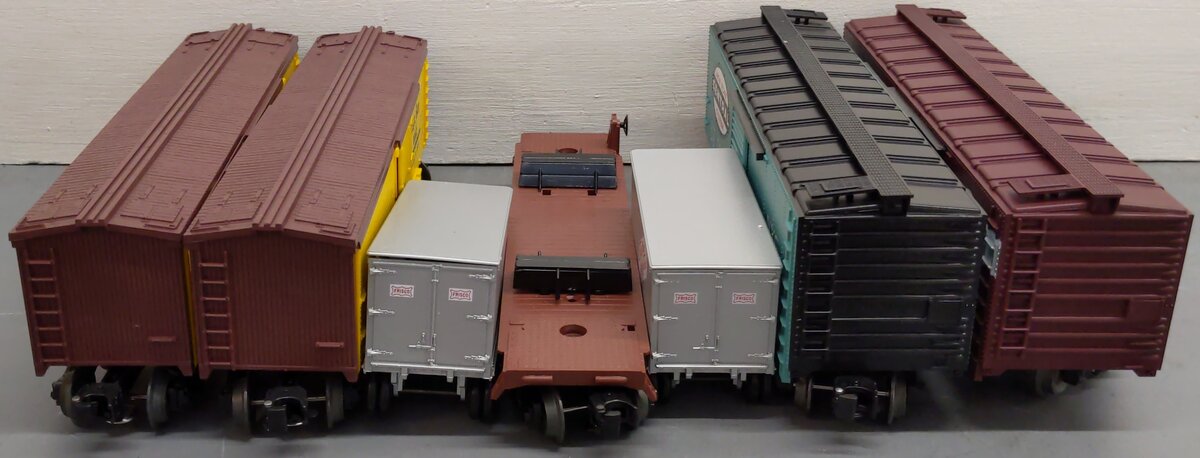 Lionel O Gauge Assorted Freight Cars 6-17220, 6-16926, 6-17221, 6-5722 [5] VG/Box