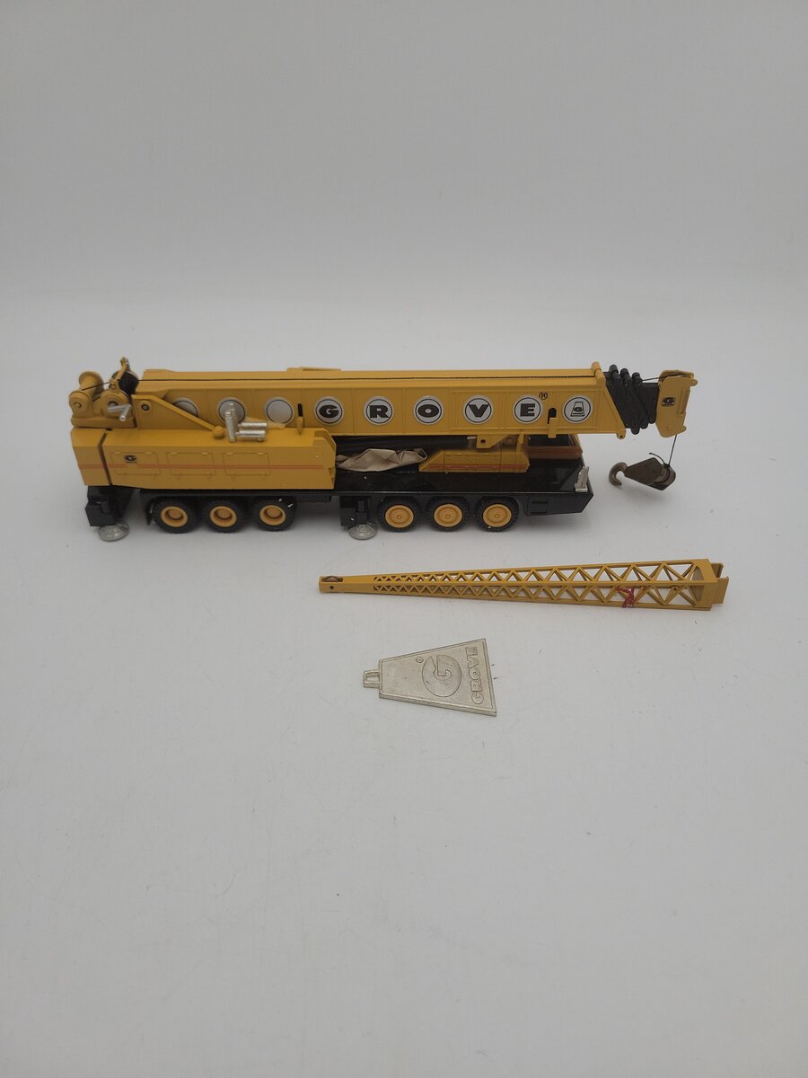 NZG 152 1:55 Scale Yellow Model TM 1500 Die-Cast Extendable Boom Crane W/Emblem EX/Box