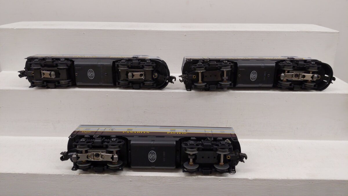 Lionel O Gauge ABA Canadian Pacific Diesel Locomotive Set EX