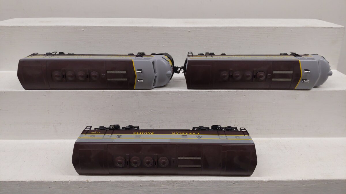 Lionel O Gauge ABA Canadian Pacific Diesel Locomotive Set EX