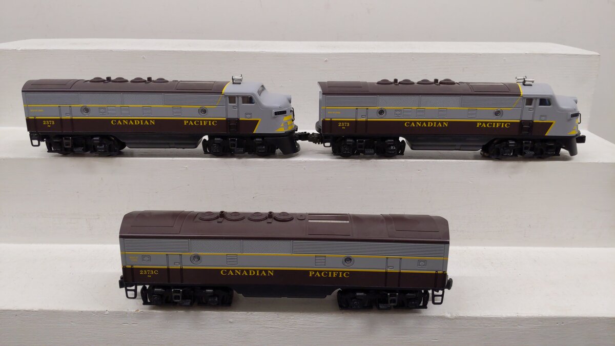 Lionel O Gauge ABA Canadian Pacific Diesel Locomotive Set EX