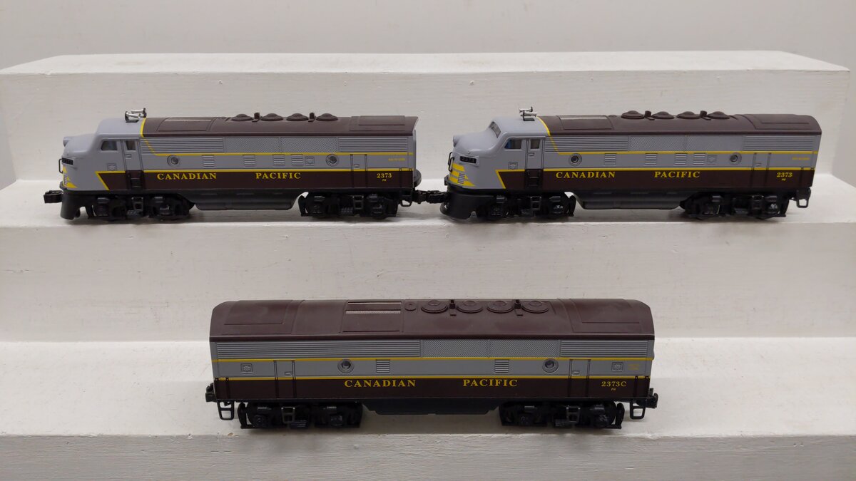 Lionel O Gauge ABA Canadian Pacific Diesel Locomotive Set EX