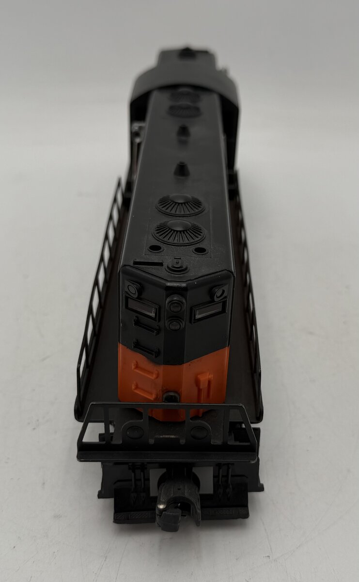 Lionel 2338 Vintage O Gauge Milwaukee Road Powered GP-7 Diesel Locomotive VG