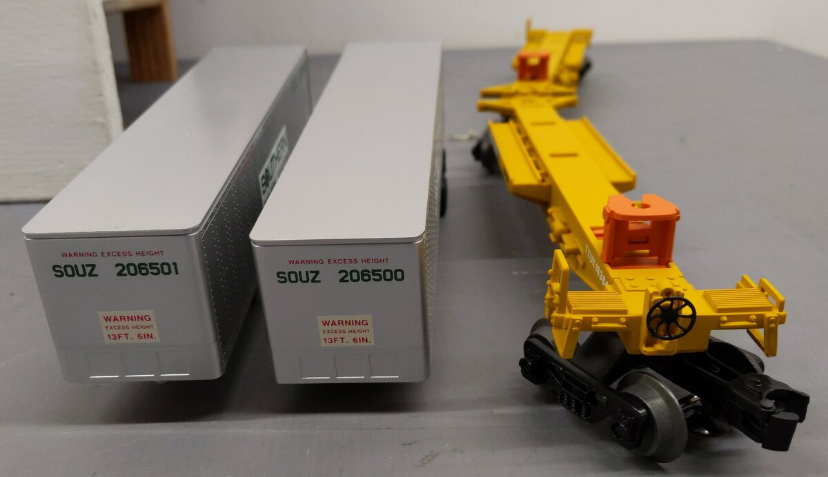 Lionel 6-16363 O Gauge Southern TTUX Flatcar w/ Trailers LN/Box