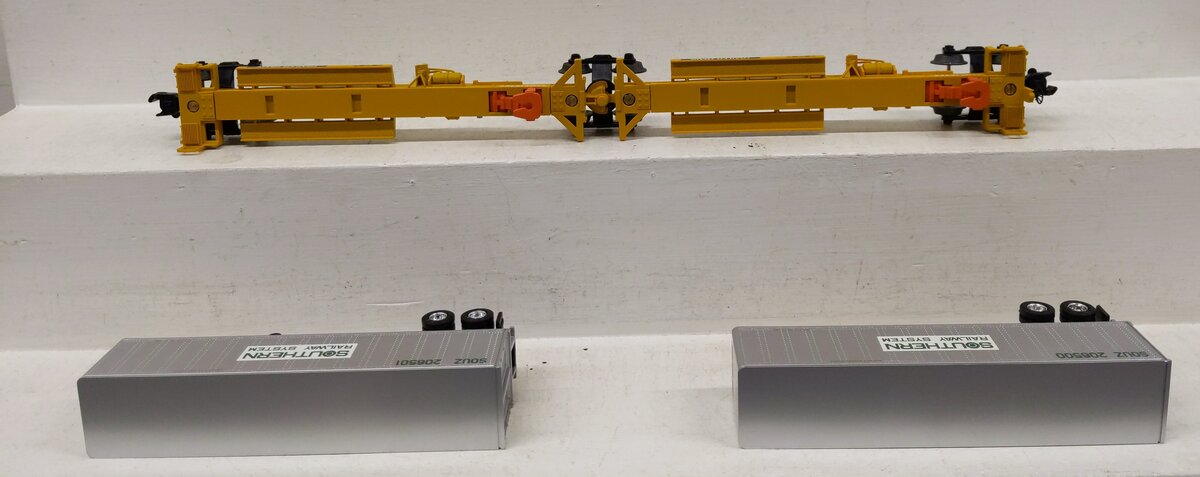 Lionel 6-16363 O Gauge Southern TTUX Flatcar w/ Trailers LN/Box