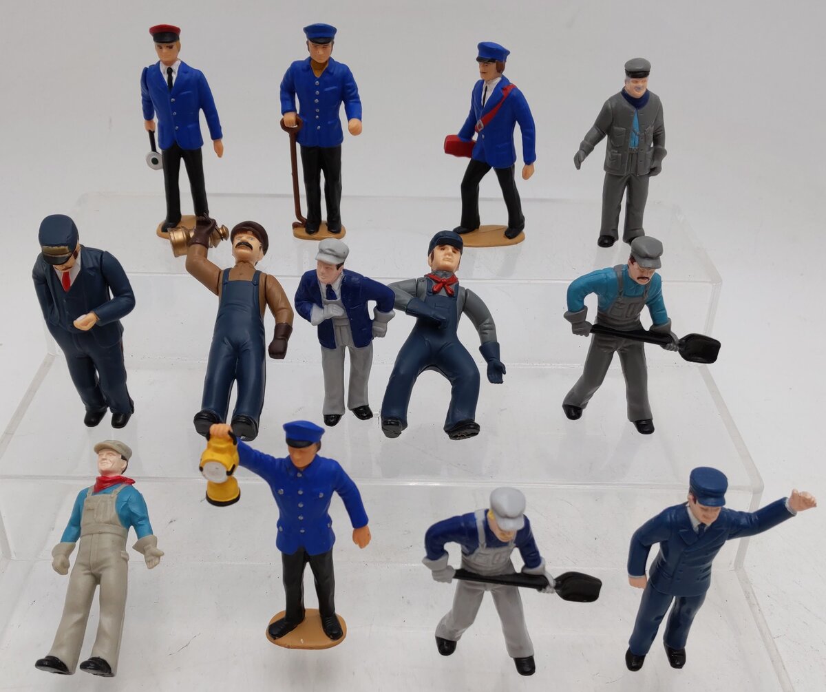 LGB G Station Personnel & Engineer Figures: 5240, 92315, 92311 [13] EX