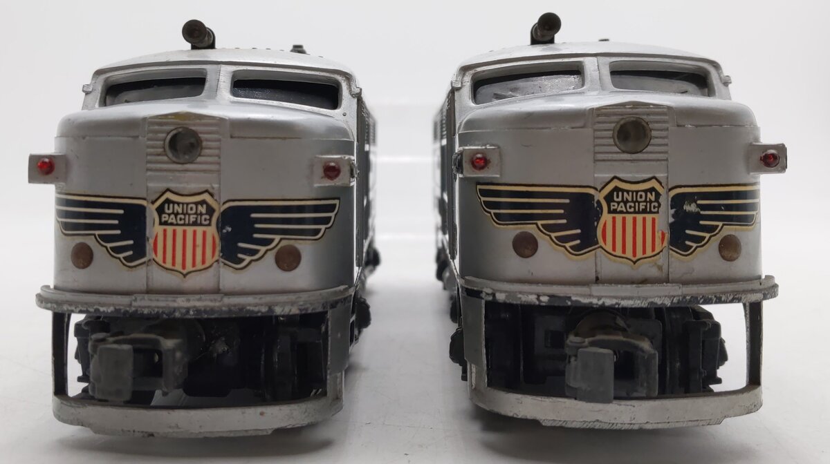 Lionel 2023 Vintage O Union Pacific Alco AA Diesel Locomotives - Silver & Gray VG