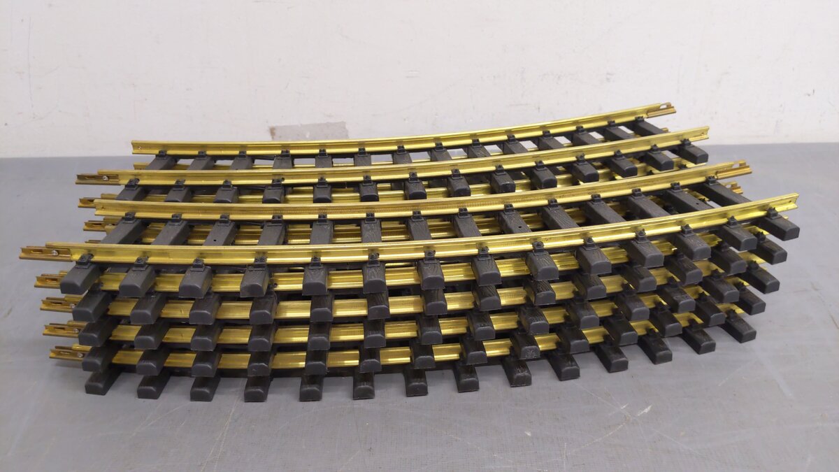 Aristo-Craft ART-11500 G Euro Brass 5 Ft. Diameter Curved Track Sections (12) EX/Box