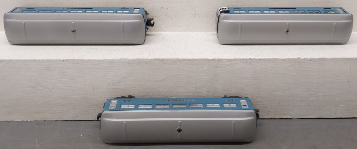 Lionel Vintage O Gauge Blue/Gray Tin Plate Passenger Cars #1630/1631