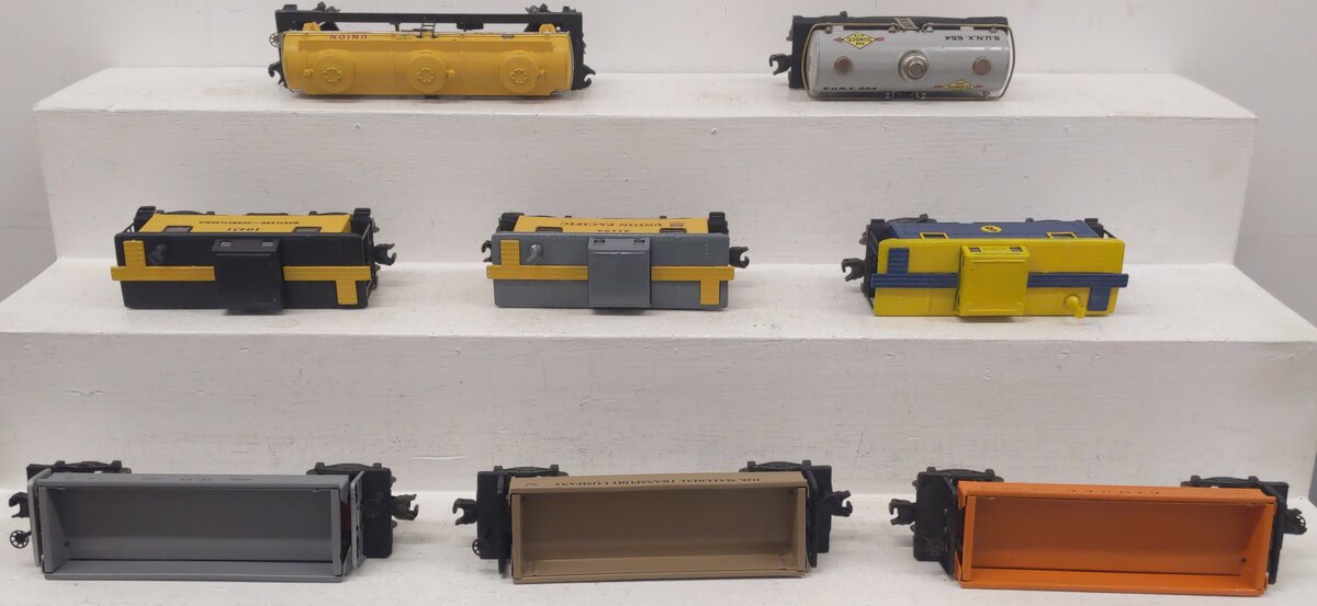 Assorted O Gauge Custom Painted Postwar Freight Cars [8]