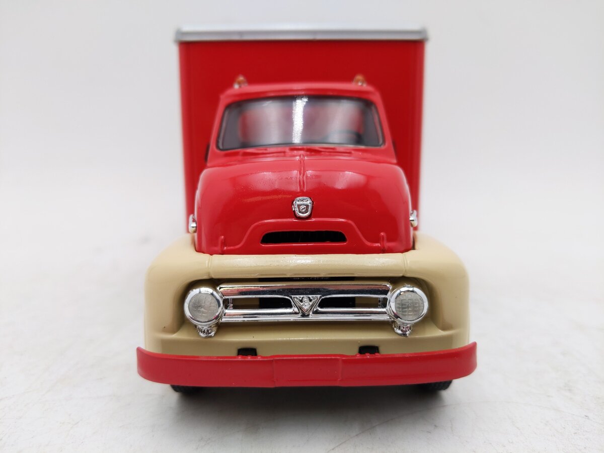 Eastwood Automobilia 1:34 1953 Ford C-600 LN/Box