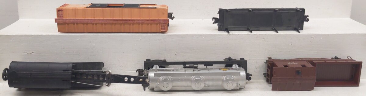 Lionel Vintage O Gauge Freight Cars: 646825, 3451, 6119, 6415, 2460 [5] VG