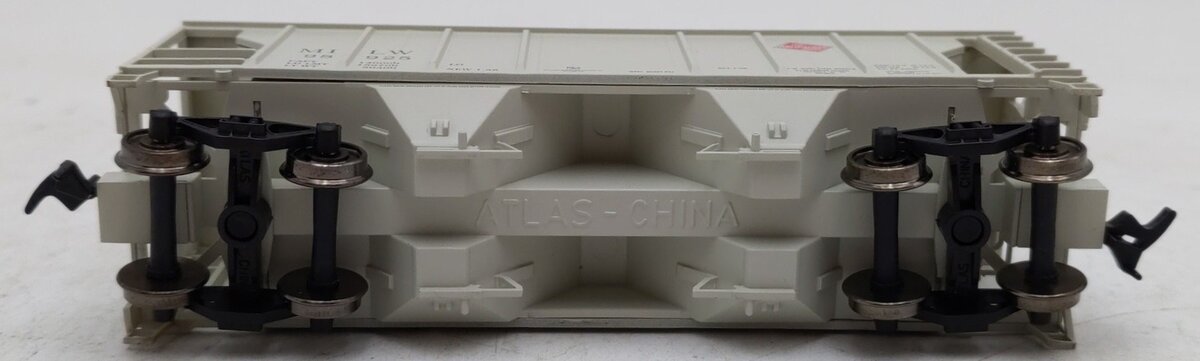 Atlas 1821 HO Scale Milwaukee Covered 2-Bay Hopper Car #98925 EX/Box