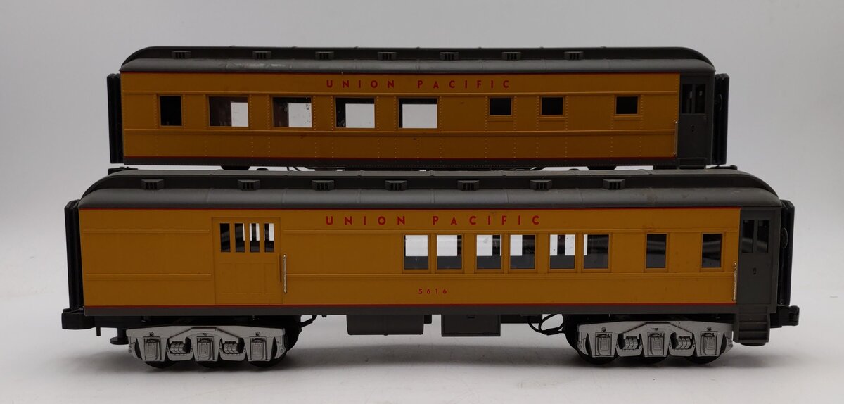 MTH 30-6253 O Union Pacific Madison Combo/Diner Set 3633/5616 (Set of 2) EX/Box