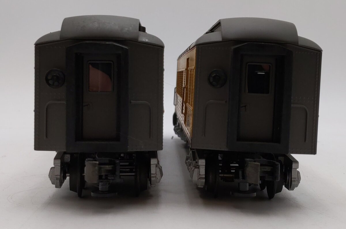 MTH 30-6253 O Union Pacific Madison Combo/Diner Set 3633/5616 (Set of 2) EX/Box