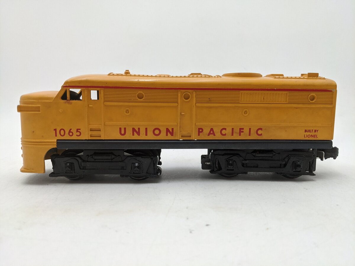 Lionel 1065 Vintage O Union Pacific Alco A Powered Diesel Locomotive VG